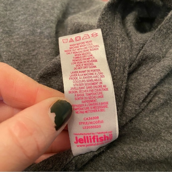 🛍️3/$30 Barbie Femme & fierce women’s grey t-shirt dress nightgown size medium - Picture 9 of 9